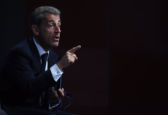 El expresidente de Francia Nicolas Sarkozy, durante la mesa titulada La sociedad abierta y sus enemigos, en el marco de la tercera jornada de la Convención Nacional del PP, a 29 de septiembre de 2021, en Madrid (España). El PP celebra este miércoles l