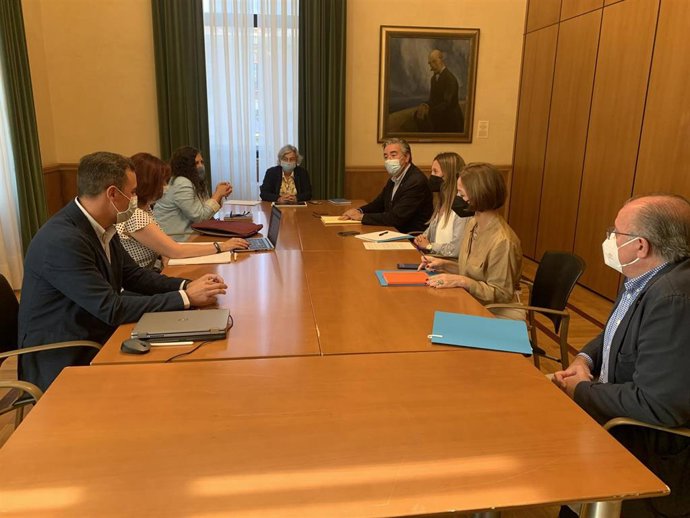 Reunión del PP con el Gobierno local del Ayuntamiento de Gijón, en el Consistorio gijonés