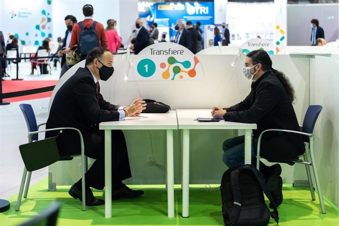 Archivo - Networking en Transfiere 2021