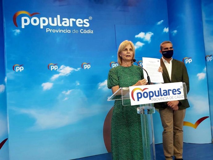 Archivo - García Pelayo y Ortiz en rueda de prensa.