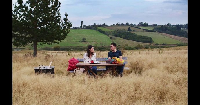 Fotograma de 'So she doesn't live'