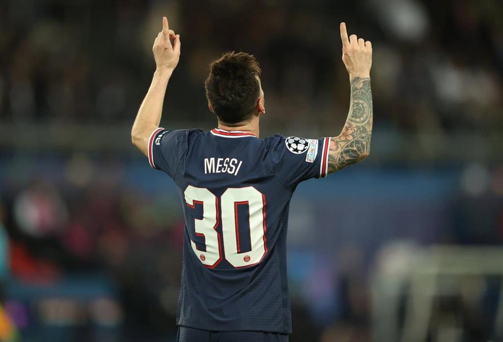 Leo Messi celebrando uno de sus goles en el PSG-Leipzig de la Liga de Campeones 2021-2022
