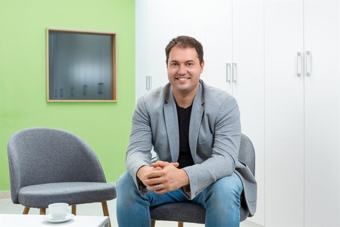 Jakob uteric, CEO of MESI, Ltd.