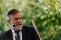 Enrique López recuerda que a ETA "le derrotó el Estado de Derecho, no un acuerdo político" y "no le debemos nada"