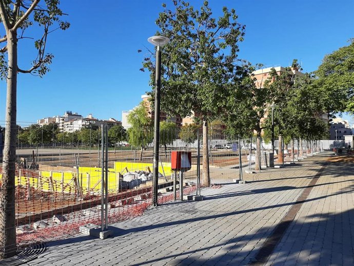 Obras en el parque de la calle Manuel Azaña.
