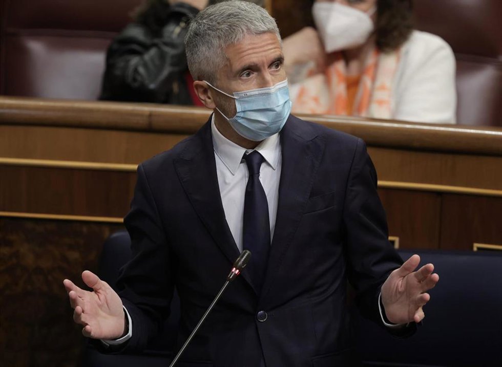 El ministro del Interior, Fernando Grande-Marlaska, interviene en una sesión de control al Gobierno en el Congreso 