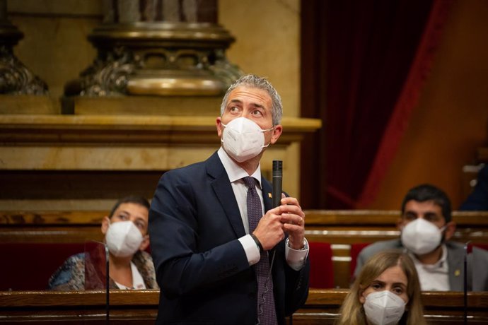 Archivo - Arxiu - El conseller d'Educació, Josep González, al Parlament