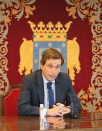 Almeida, "preocupado" por la evolución de bandas latinas en Madrid, cree que es un "fenómeno a atajar lo antes posible"