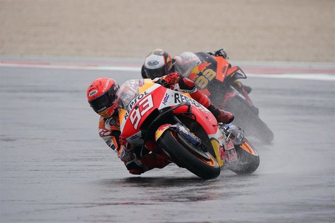 Archivo - Marc Márquez rueda con el asfalto mojado durante el Gran Premio de San Marino 2021