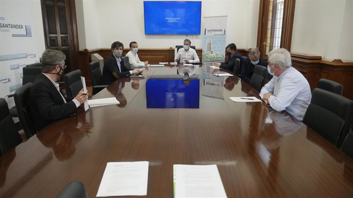 El PSOE abanadona la Mesa de Movilidad