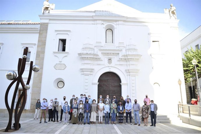 Minuto de silencio en la Asamblea de Extremadura