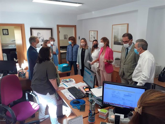 La secretaria general de Familias, Ana Mata, ha visitado las instalaciones del Centro Quinta Alegre, perteneciente a la asociación Autismo Málaga