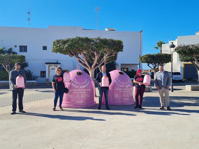 Medio Ambiente colabora en una campaña benéfica de Ecovidrio para recaudar fondos contra el cáncer.