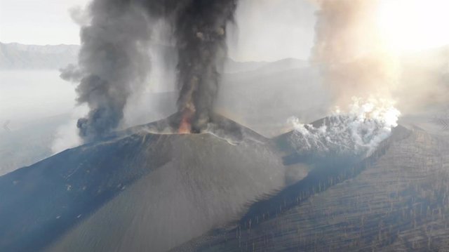 Cráter del volcán de La Palma