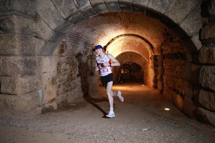 El ganador de la Media Maratón de Mérida Jorge González