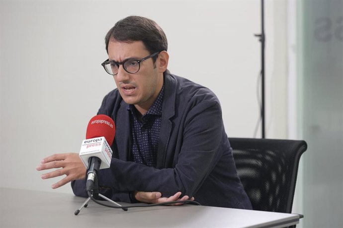 El conseller de Modelo Económico, Turismo y Trabajo del Govern balear, Iago Negueruela, durante una entrevista con Europa Press.