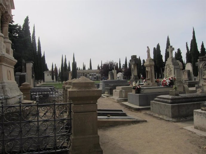 Archivo - Cementerio de Torrero.