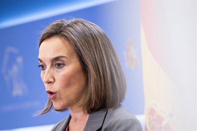 La portavoz parlamentaria del PP, Cuca Gamarra, interviene en una rueda de prensa anterior a una Junta de Portavoces en el Congreso de los Diputados, a 19 de octubre de 2021, en Madrid, (España).