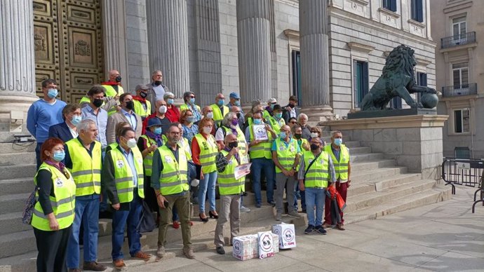 Pensionistas exigen una auditoría de las cuentas de la Seguridad Social para comprobar el desvío de fondos a Hacienda para financiar políticas sociales ajenas al pago de las pensiones