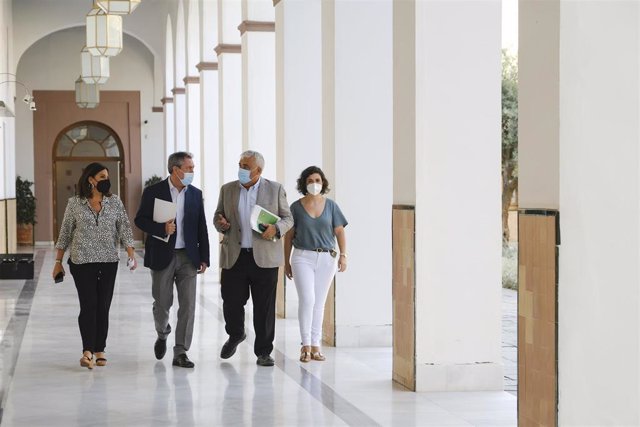 Archivo - Los socialistas Ángeles Férriz, Juan Espadas, Antonio Ramírez de Arellano y Noelia Ruiz, en el Parlamento andaluz en una foto de archivo.