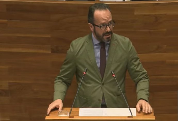 El portavoz de Vox en la Junta General, Ignacio Blanco