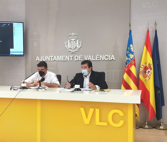 El portavoz de Cs en el Ayuntamiento de Valncia, Fernando Giner, junto al edil de esta formación Narciso Estellés 