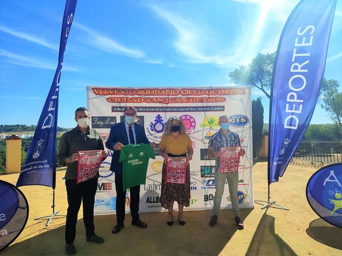 Presentación del Ciclo Outdoor, en Alcalá de Guadaíra, en beneficio de La Ciudad de San Juan de Dios.