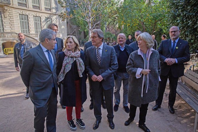 Archivo - De izquierda a derecha: el exconseller Francesc Homs;  la exvicepresidenta de la Generalitat, Joana Ortega; el expresident de la Generalitat de Catalunya, Artur Mas;  y la exconsellera Irene Rigau después de su rueda de prensa en relación a la