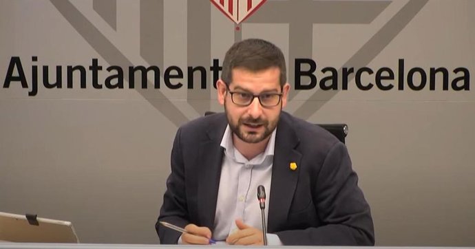 El concejal de ERC en Barcelona, Jordi Castellana, en la Comisión de Economía y Hacienda.