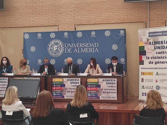 La UAL coordina una acción contra la violencia de género entre diferentes instituciones.