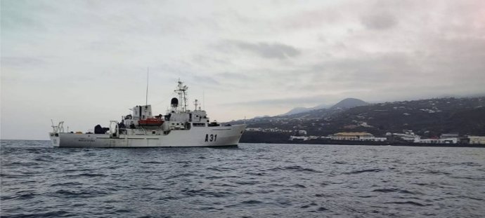 El Buque Oceanográfico 'Malaspina' entrando en Puerto de San Sebastián de La Palma