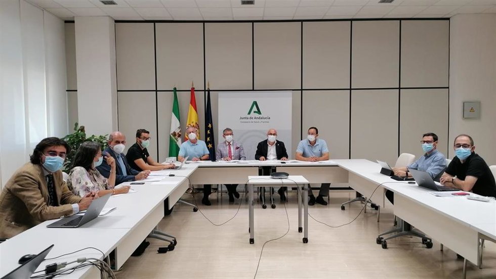 La Junta y las universidades públicas andaluzas debaten los criterios de calidad en los TFG de investigación con humanos