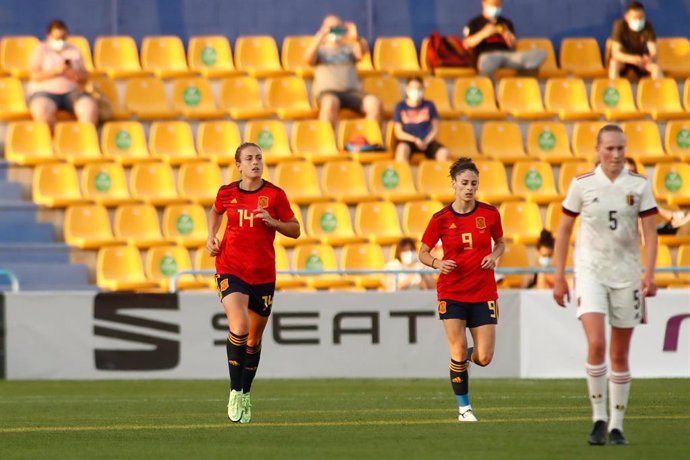 Archivo - Alexia Putellas celebra un gol con la selección española