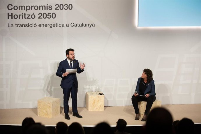 El presidente de la Generalitat, Pere Aragons, y la consellera de Acción Climática, Alimentación y Agenda Rural, Teresa Jord, este miércoles