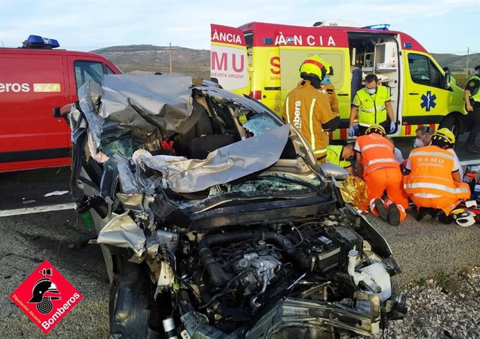 Coche accidentado en Villena (Alicante)