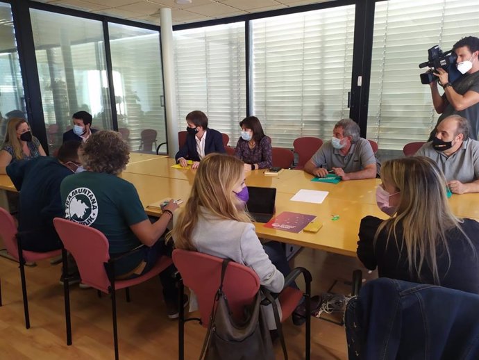 Reunión de los grupos municipales de PSC, Guanyem Badalona, ERC, Badalona En Comú Podem y Junts en el Ayuntamiento de Badalona para impulsar una moción de censura al actual alcalde, Xavier García Albiol (PP). 