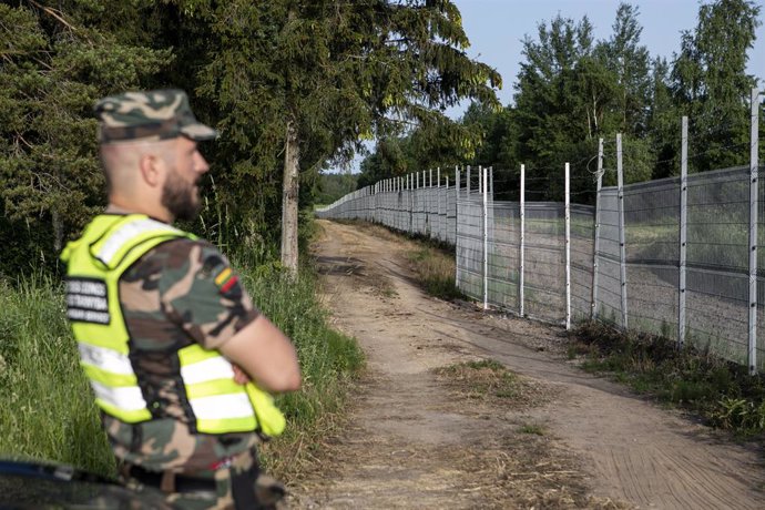 Un guardia fronterizo lituano