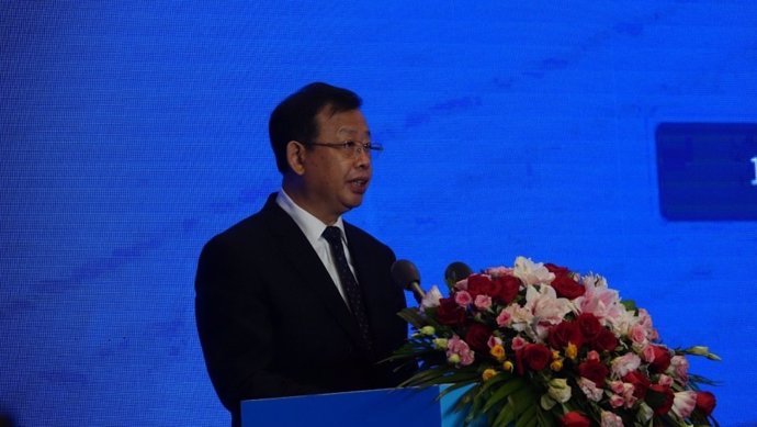 Photo: Li Bin, vice chairman of Guangxi Zhuang Autonomous Region, delivers a speech at the forum.