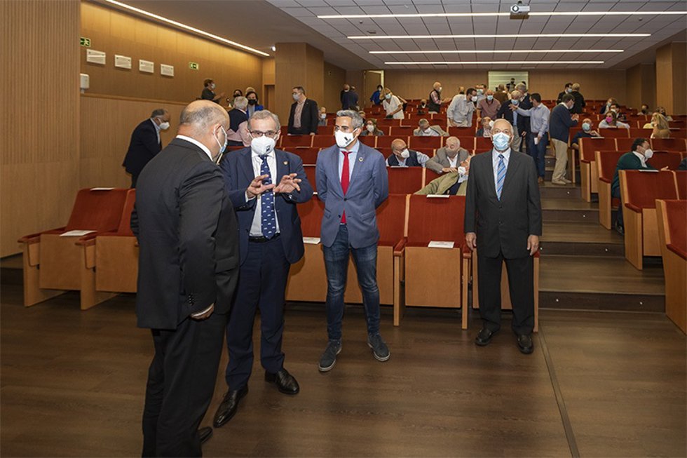 El vicepresidente y consejero de Universidades, Igualdad, Cultura y Deporte, Pablo Zuloaga, interviene en el acto conmemorativo del 50 aniversario de la Escuela de Caminos