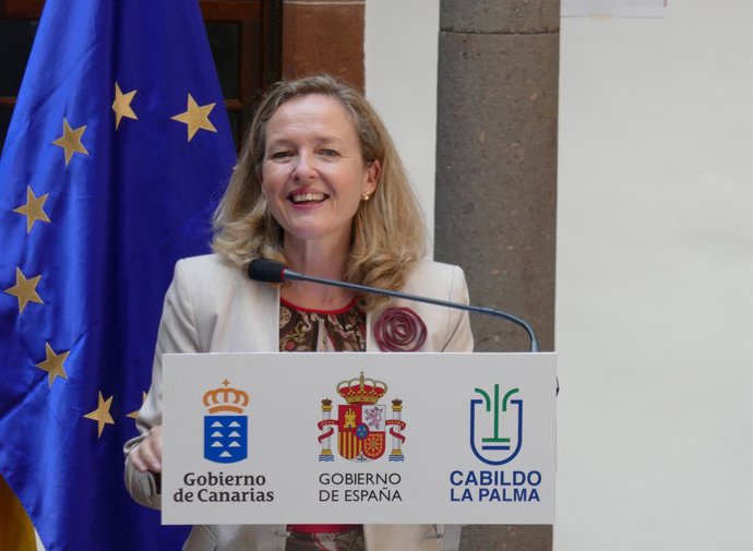 La vicepresidenta primera y ministra de Asuntos Económicos y Transformación Digital, Nadia Calviño, comparece en rueda de prensa.