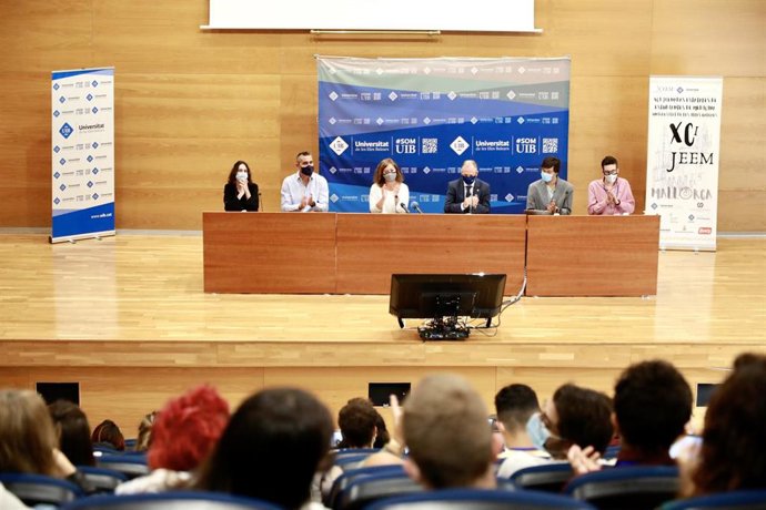 La presidenta del Govern, Francina Armengol, en la inauguración.