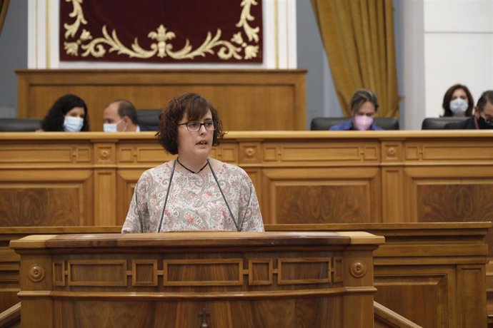 La diputada regional de Cs Elena Jaime en un momento del pleno de las Cortes
