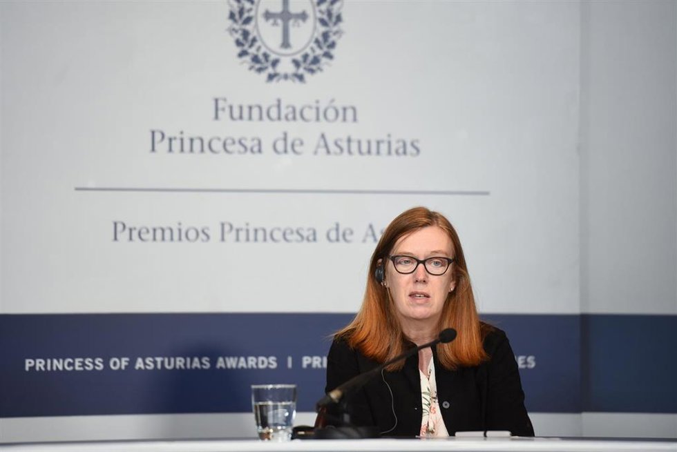 La vacunóloga Sarah Gilbert en rueda de prensa.