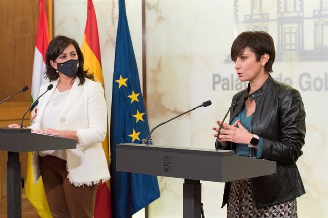 La ministra, Isabel Rodríguez, y la presidenta regional, Concha Andreu