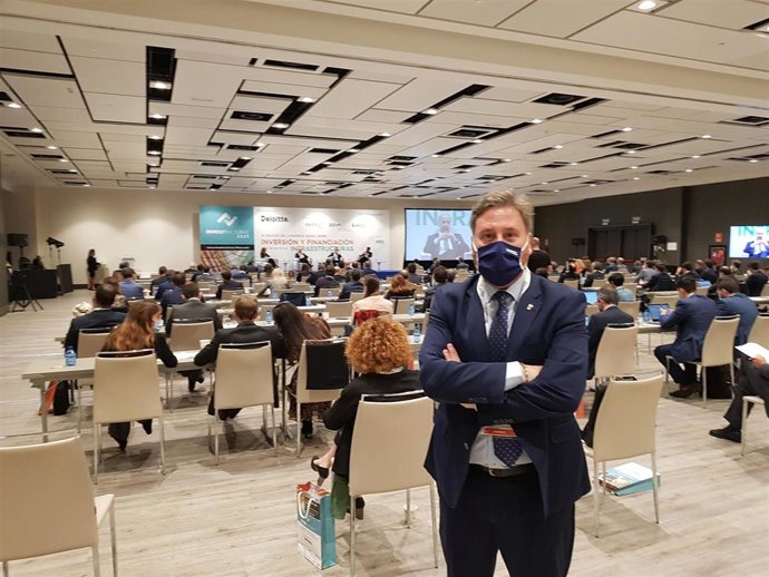 El consejero de Vertebración del Territorio, Movilidad y Vivienda, José Luis Soro, en la XI edición del Congreso Investructuras que se celebra en Madrid