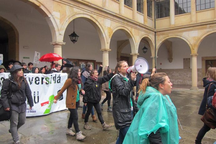 Archivo - Manifestación en la Universidad de Oviedo de 2014