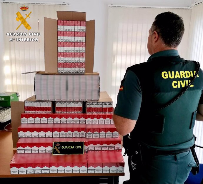 El tabaco de contrabando intervenido por la Guardia Civil.