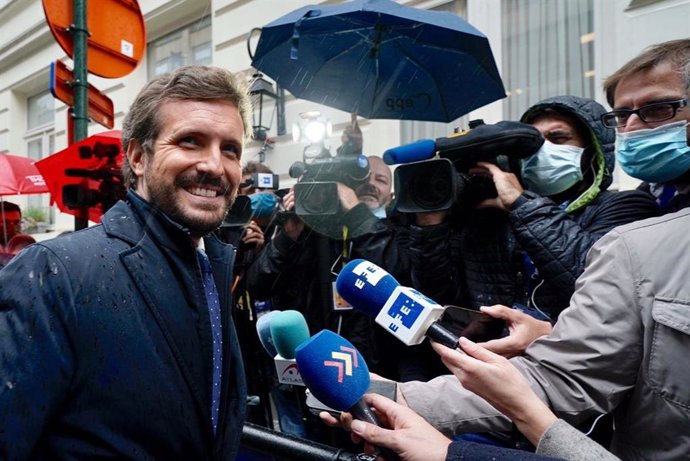 El líder del PP, Pablo Casado, a su llegada a la cumbre del PPE en Bruselas el 21 de octubre de 2021.