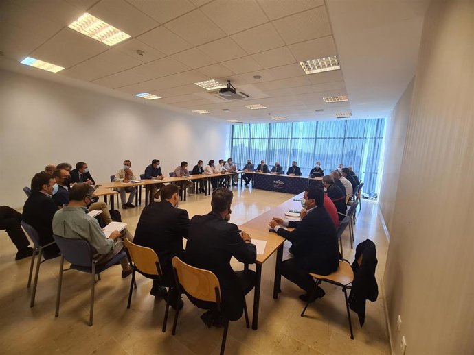 Reunión del Cecop para abordar la puesta en marcha de un dispositivo especial para el traslado del Gran Poder desde la Parroquia de la Blanca Paloma a la Candelaria.