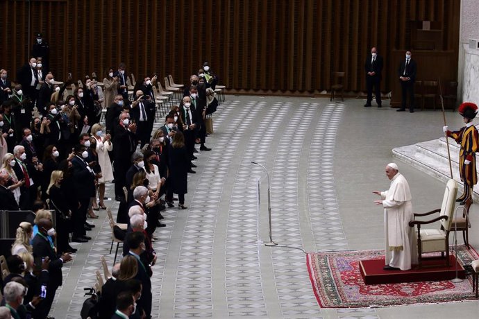 09 October 2021, Vatican, Vatican City: Pope Francis attends the audience for the participants in the preparatory Interparliamnetary meeting of COP26 at Paul VI hall. Photo: Evandro Inetti/ZUMA Press Wire/dpa